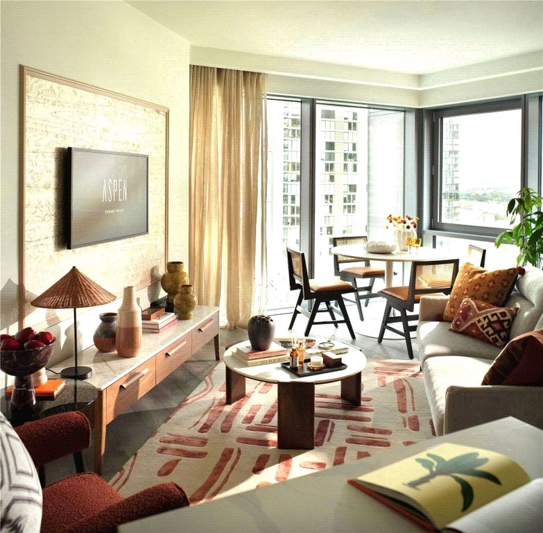 Property photo 3 of 13 Lounge