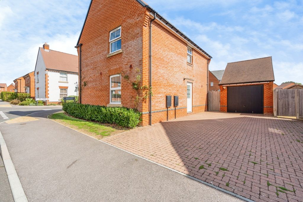 Property photo 2 of 16 Pbox-Img.Jpg