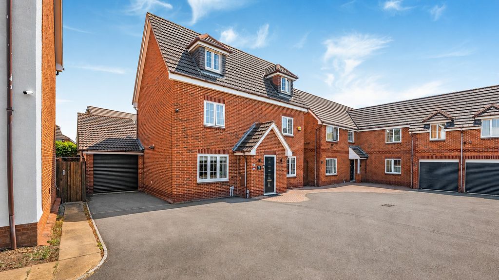 Property photo 1 of 54 5301703