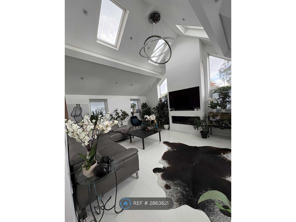 Property photo 3 of 34 Main Living Room