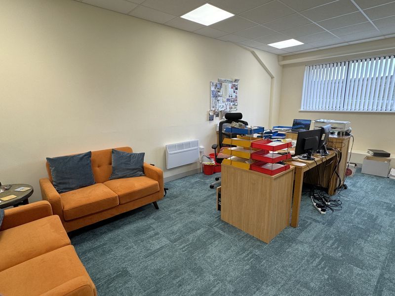 Property photo 3 of 7 Photo 6