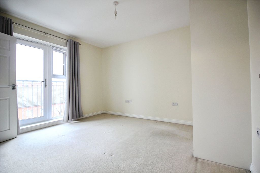 Property photo 3 of 4 Picture No. 10