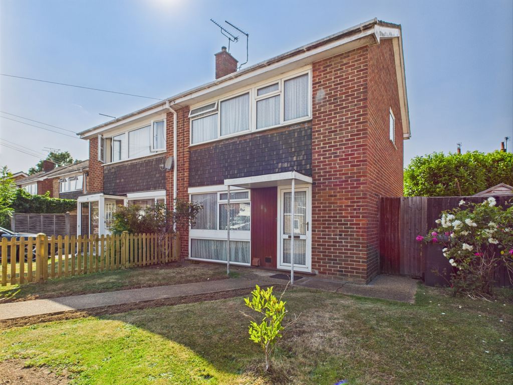 Property photo 1 of 17 23 Meadway, Canterbury, Kent, Ct2 8Bb