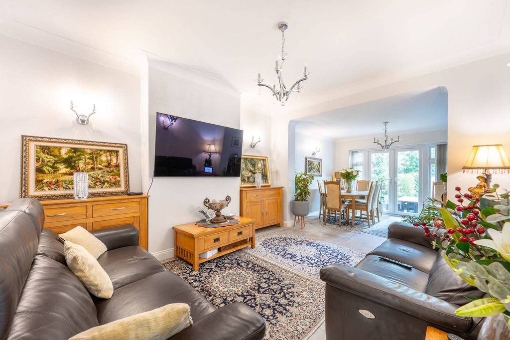 Property photo 2 of 25