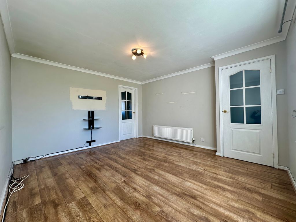 Property photo 2 of 9 Image