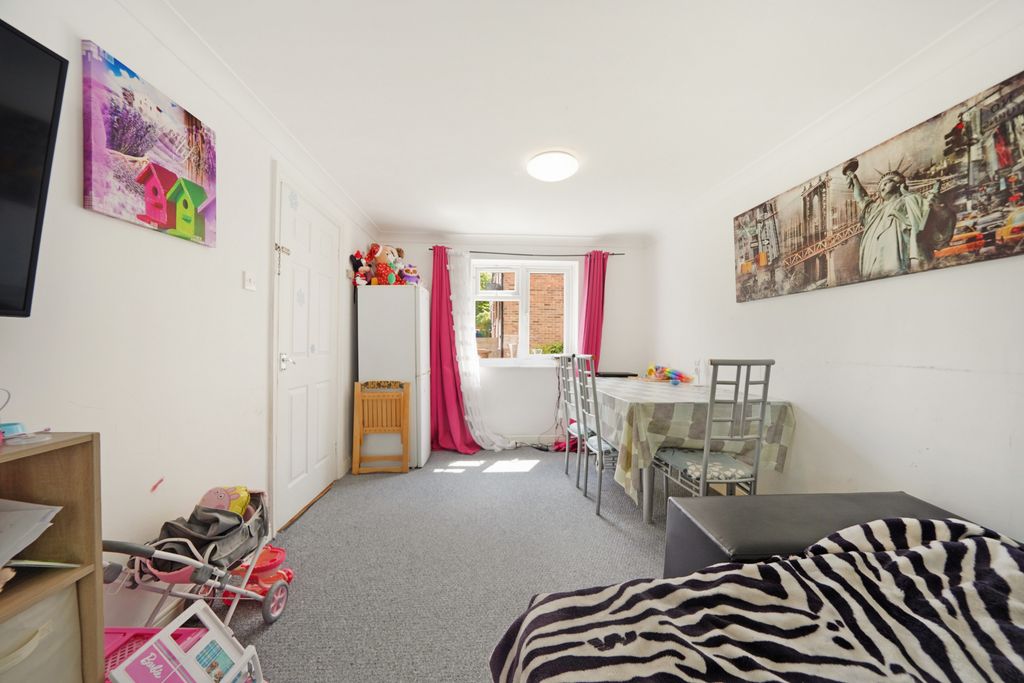 Property photo 2 of 15 Gallery