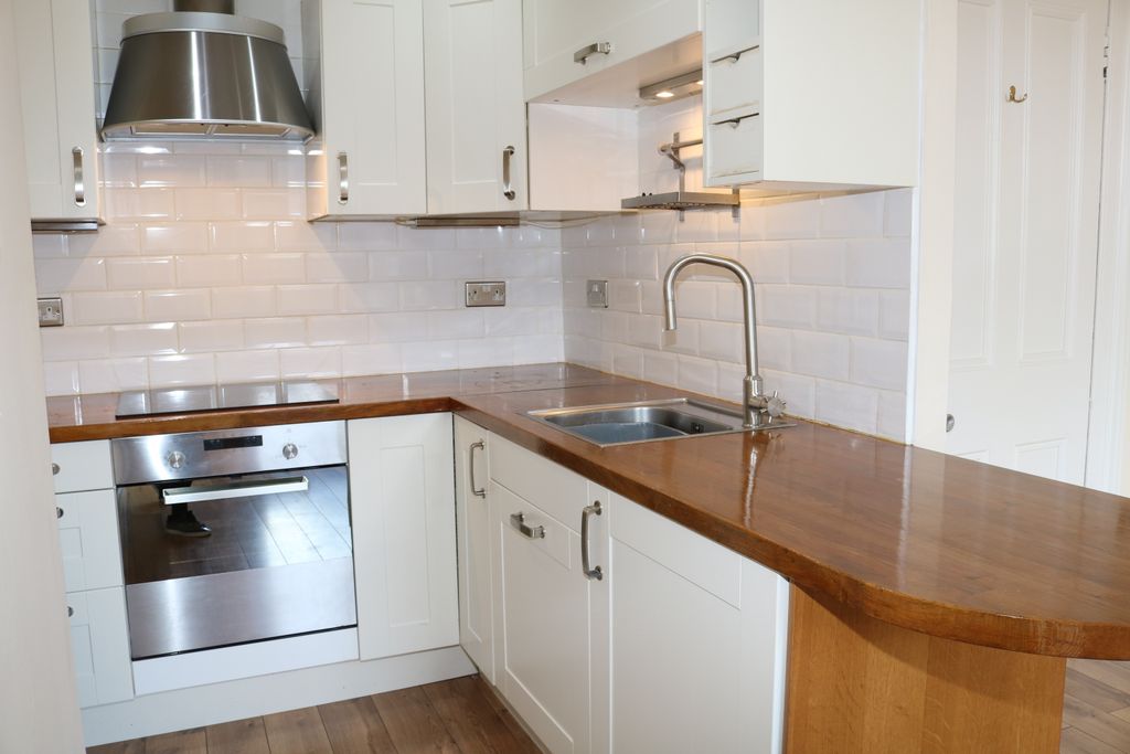 Property photo 3 of 5 Kitchen