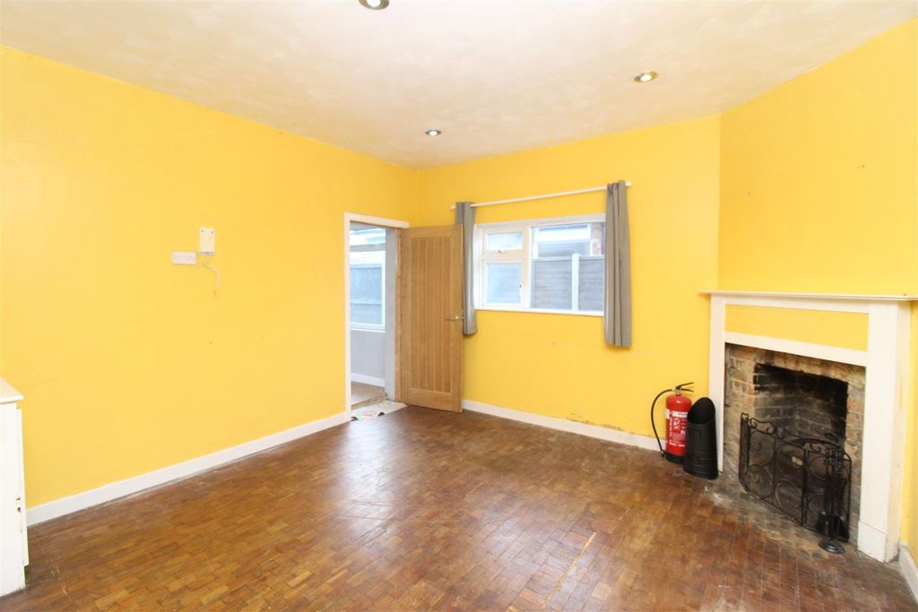 Property photo 2 of 11