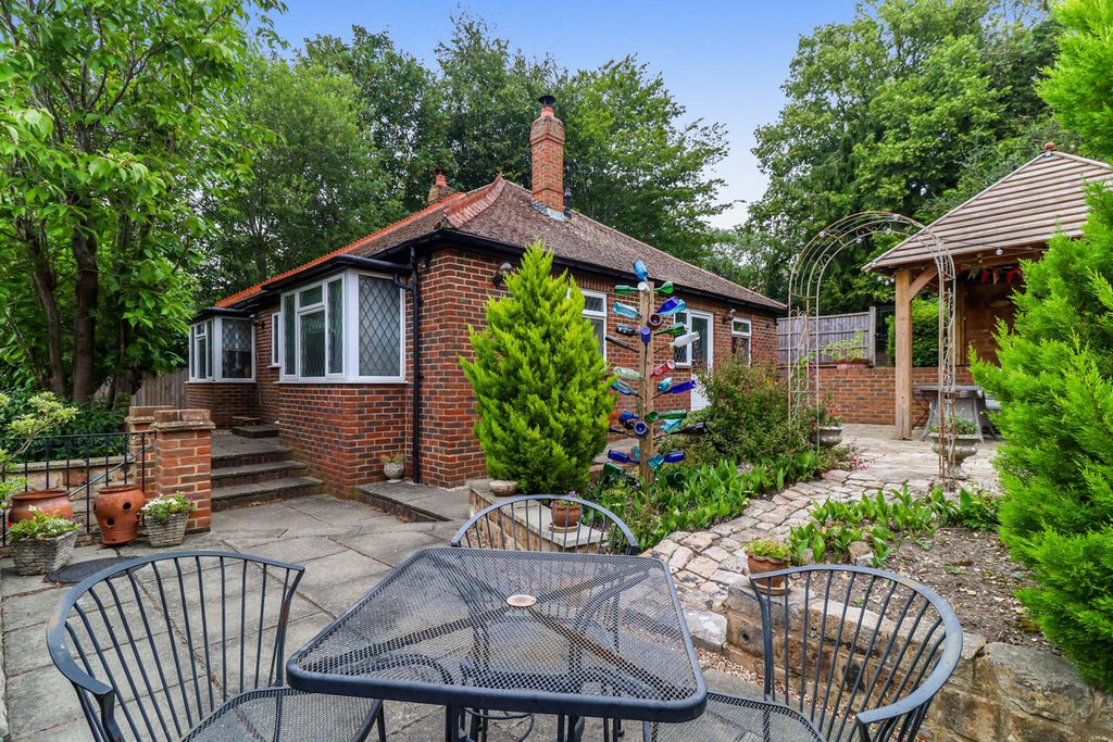 Property photo 1 of 28