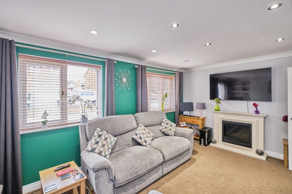 Property photo 3 of 17