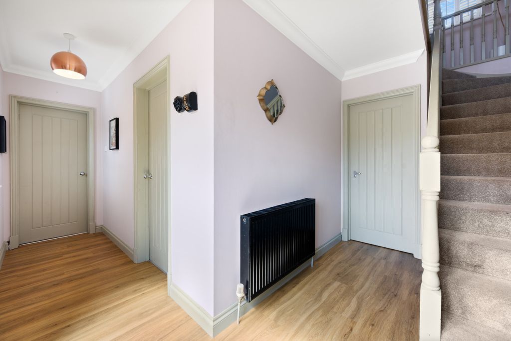 Property photo 3 of 47