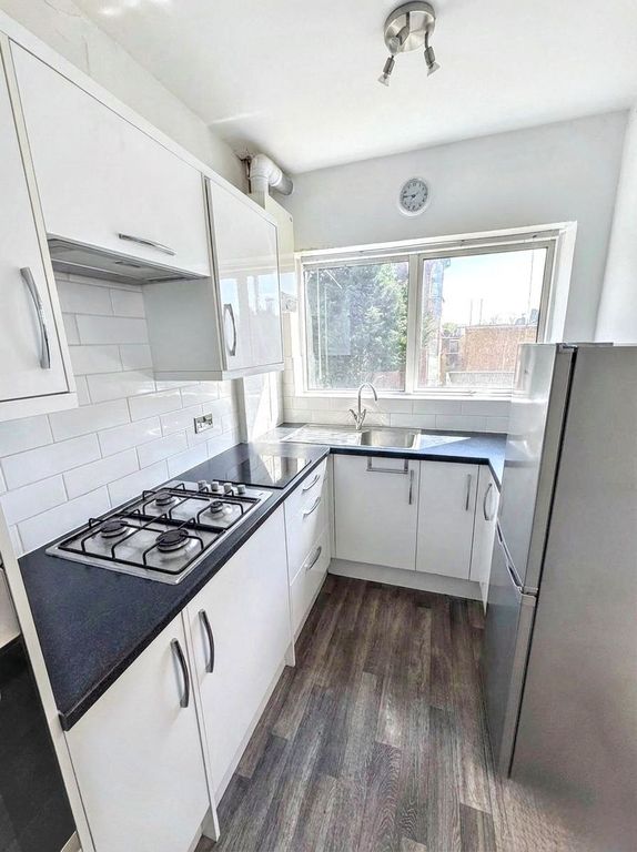 Property photo 3 of 20 Photo 11