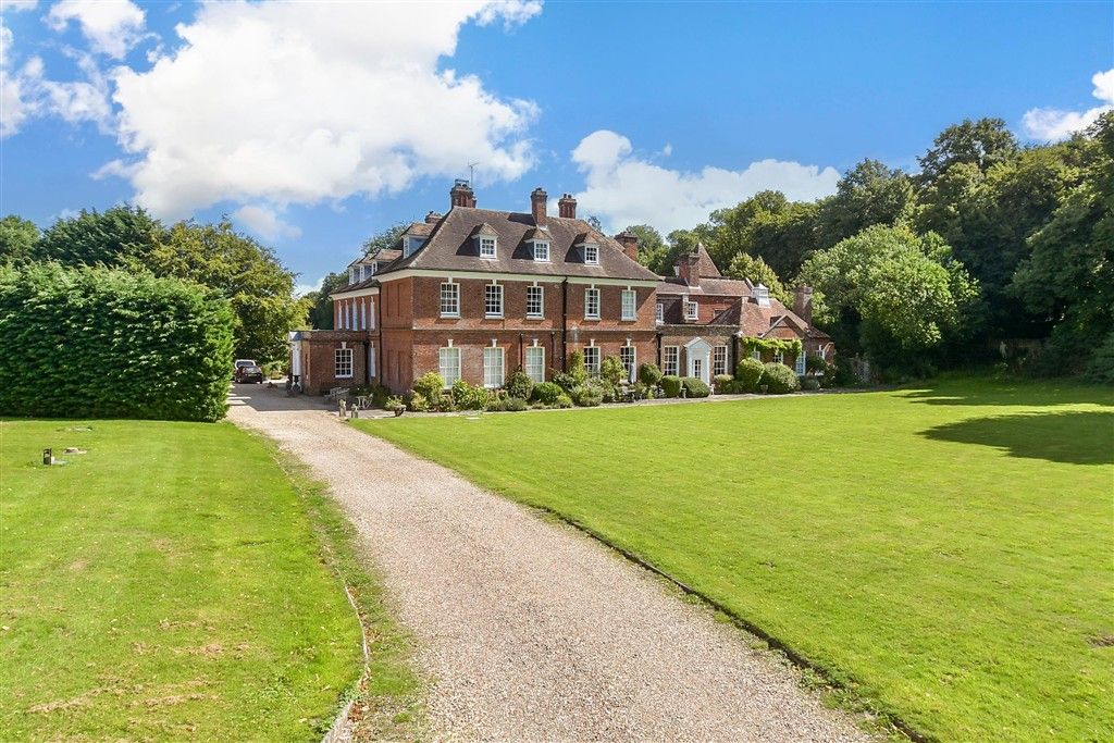 Property photo 1 of 12 External Lifestyle Photograph