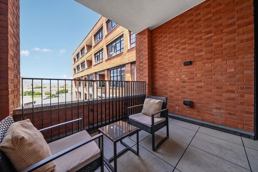 Property photo 2 of 18 Balcony