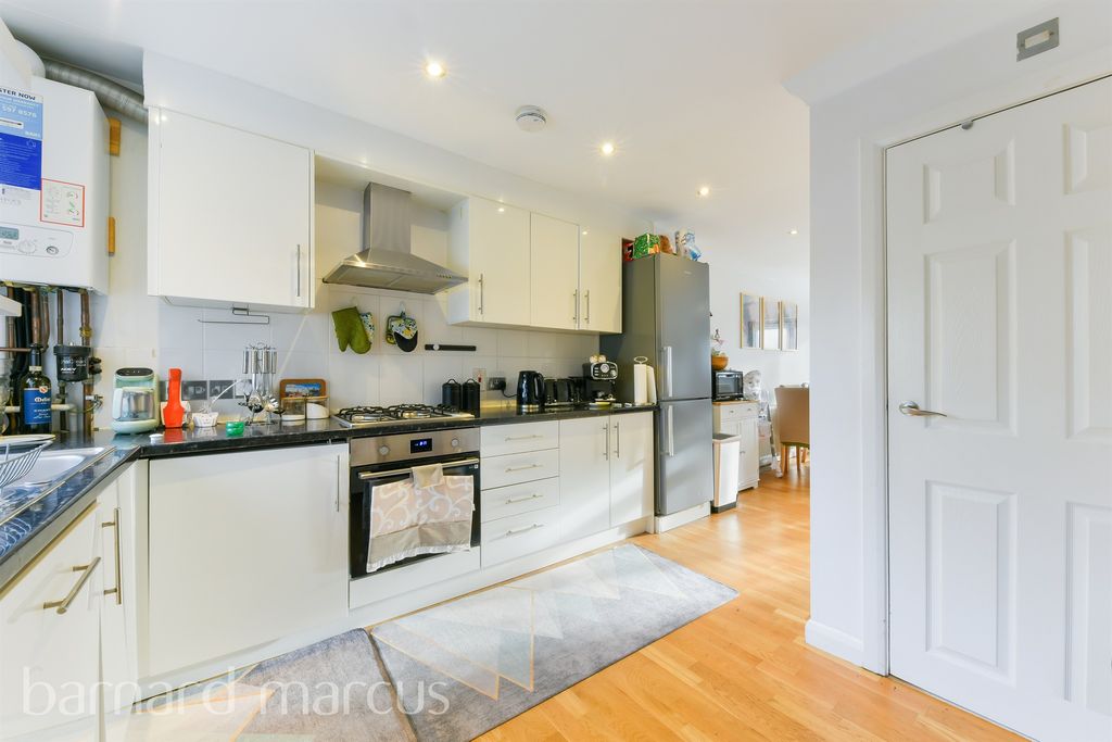 Property photo 2 of 11