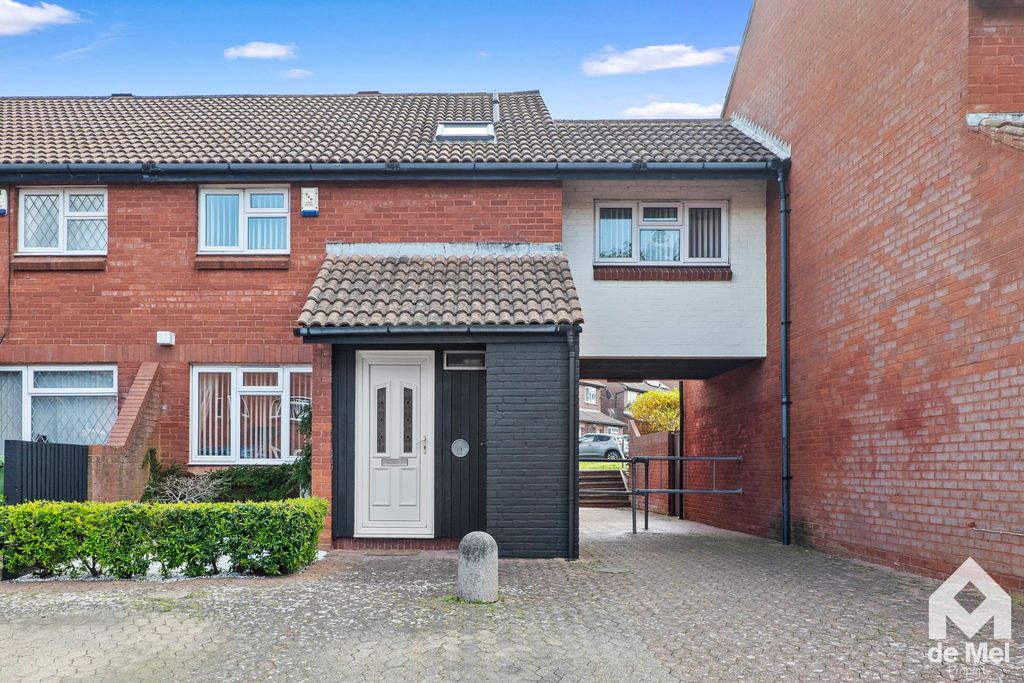 Property photo 1 of 12 Photo 13