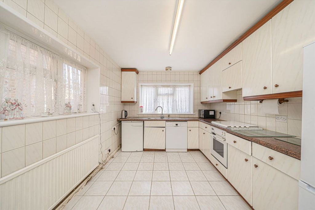 Property photo 3 of 5