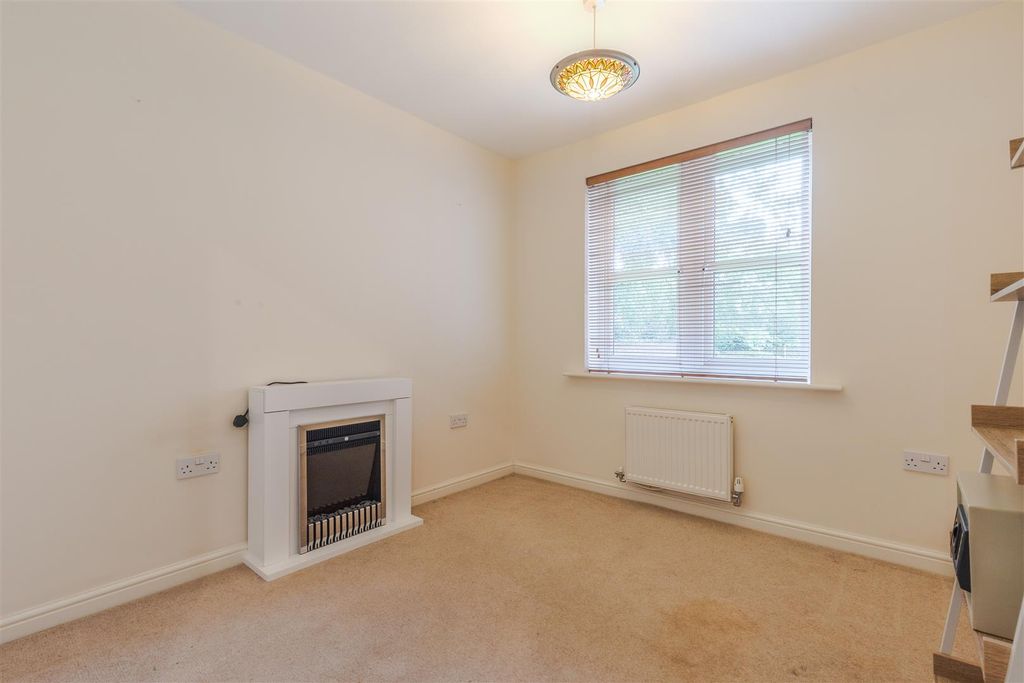Additional image 8 of 2 bed flat for saleCollum House Road, Scunthorpe DN16