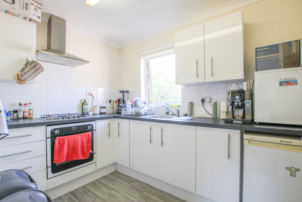 Property photo 3 of 5 Kitchen