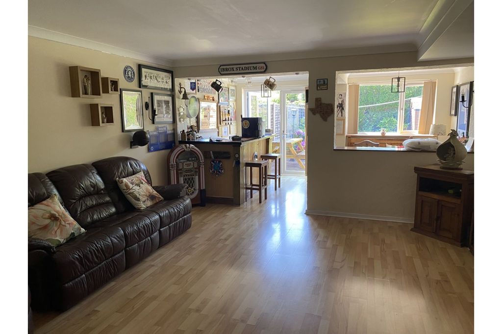 Property photo 3 of 15