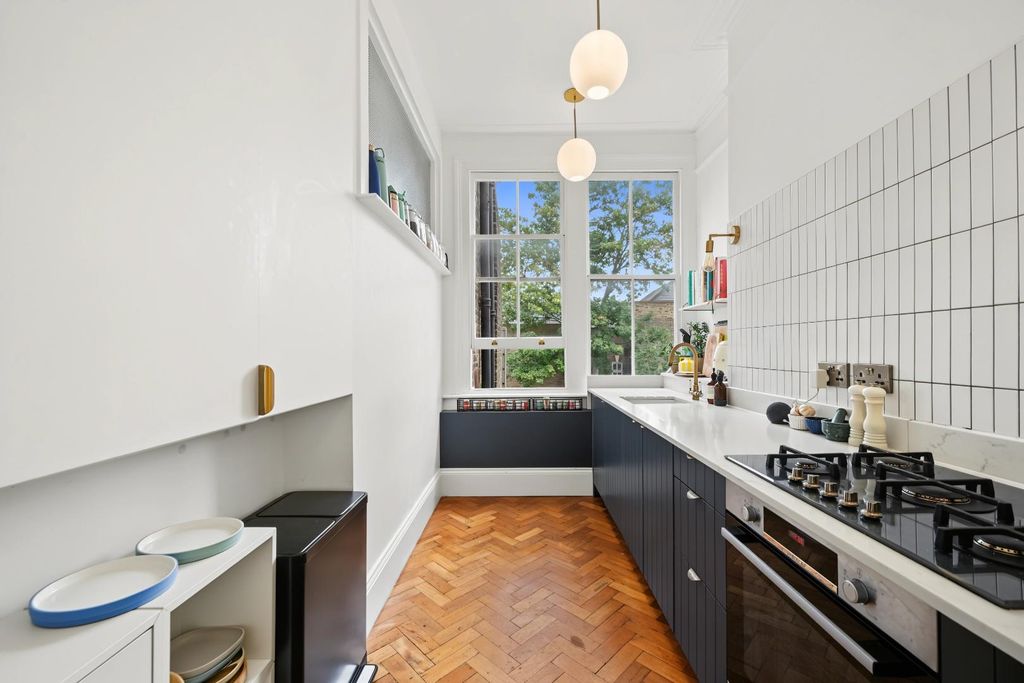 Property photo 3 of 12 Kitchen