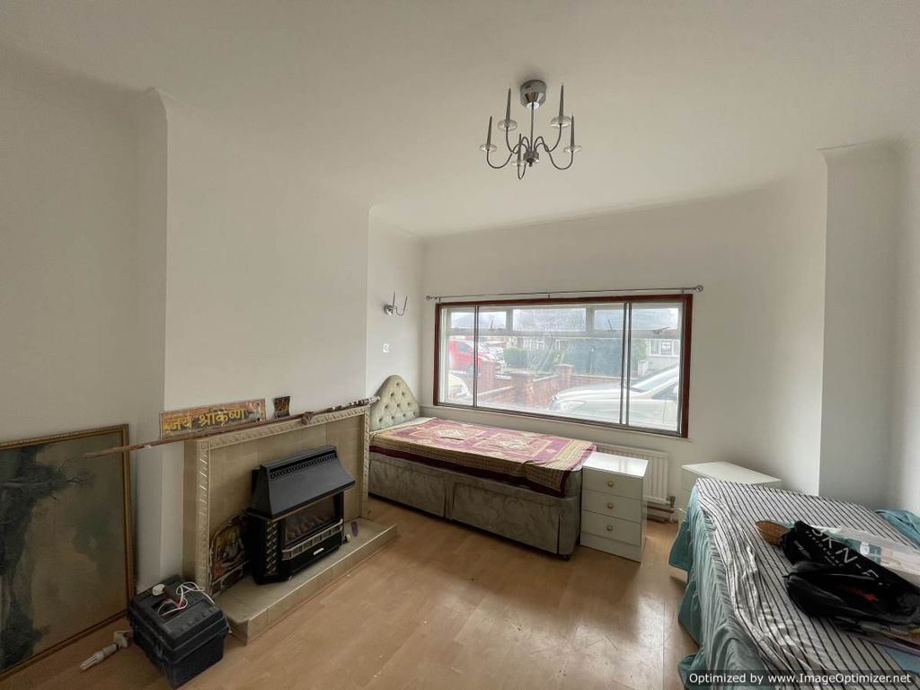 Property photo 3 of 22