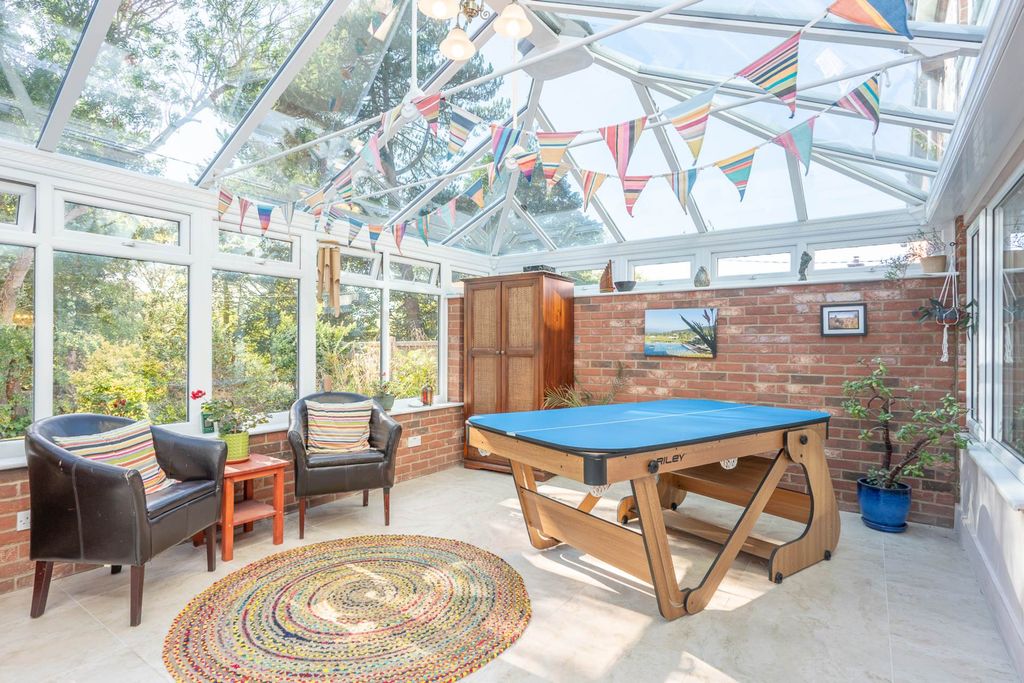 Property photo 2 of 32