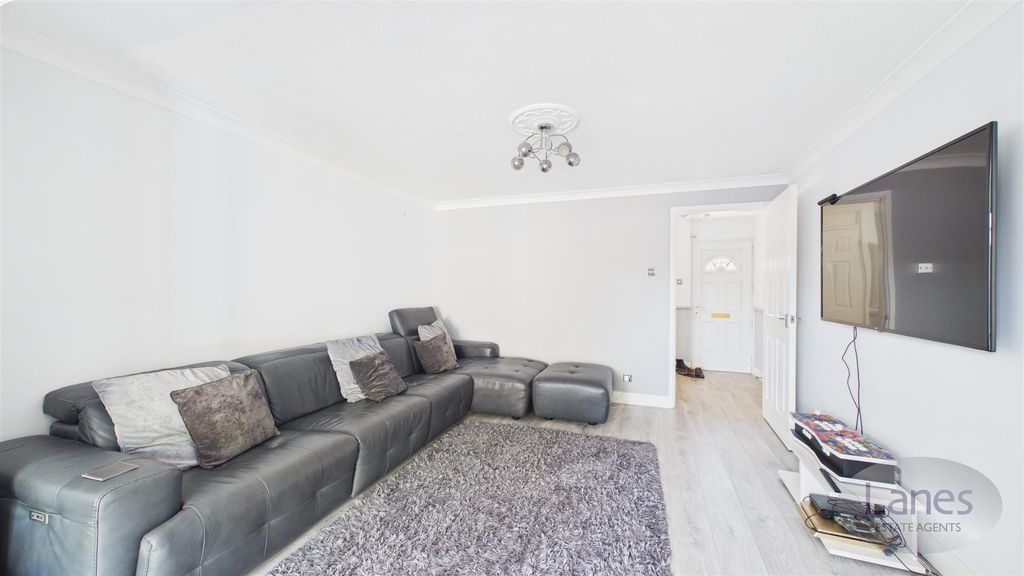 Property photo 2 of 13 Cam02479G0-Pr0065-Still006.Jpg