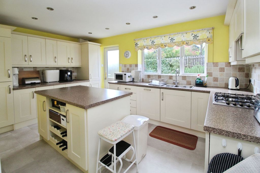 Property photo 3 of 26