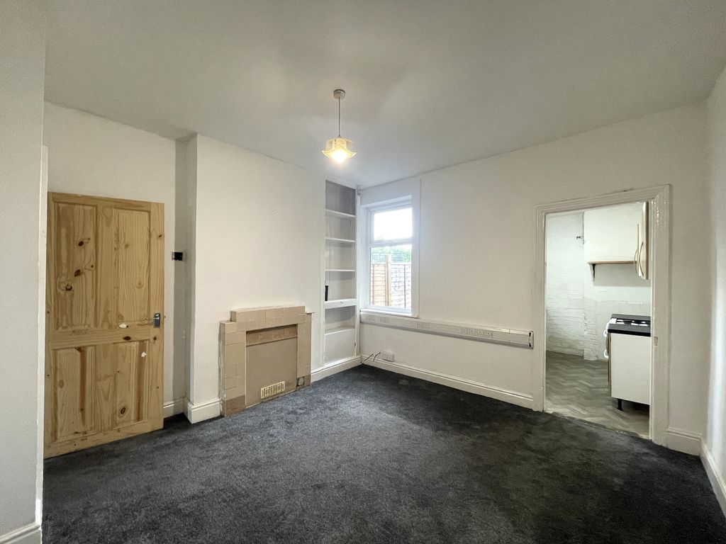 Property photo 3 of 9 Dining Room