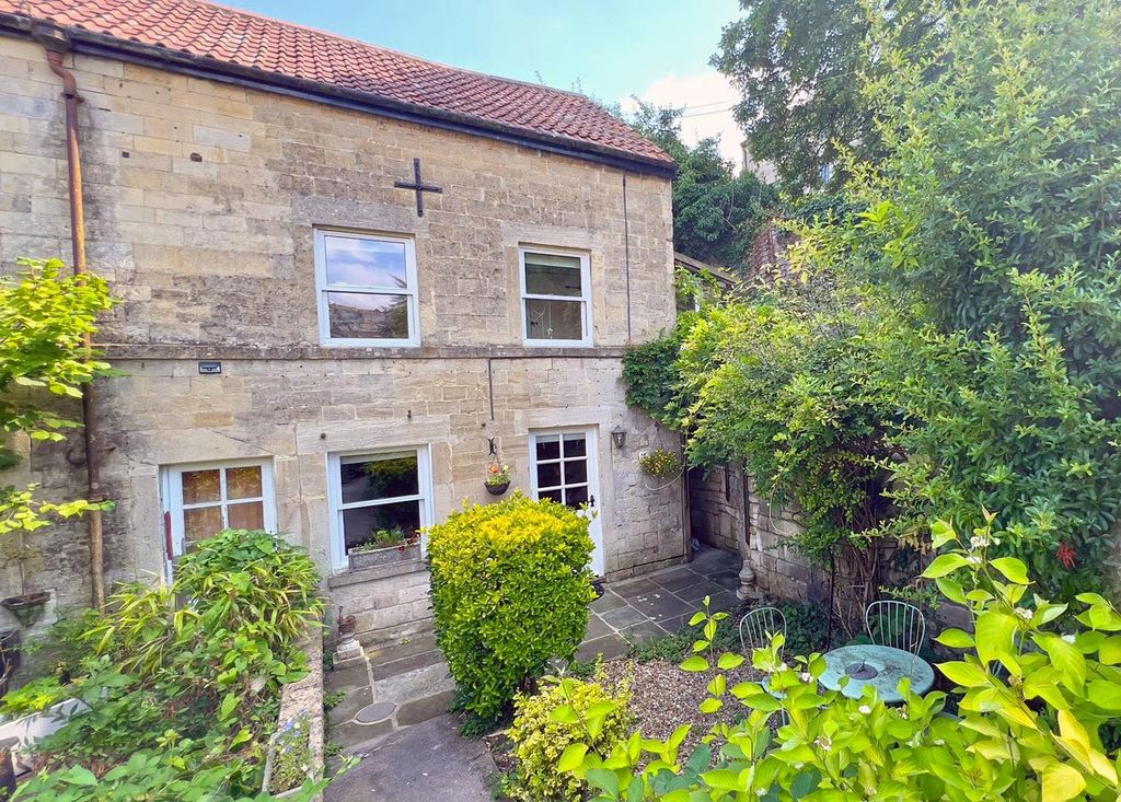 Property photo 1 of 8