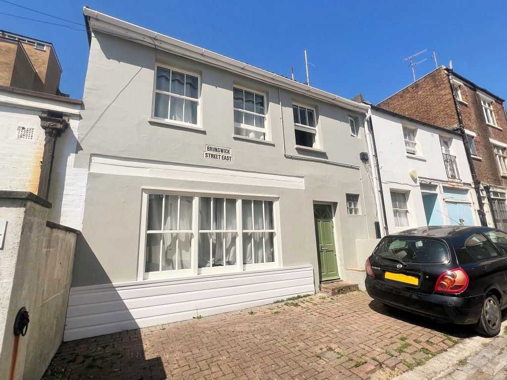 Property photo 1 of 18 4