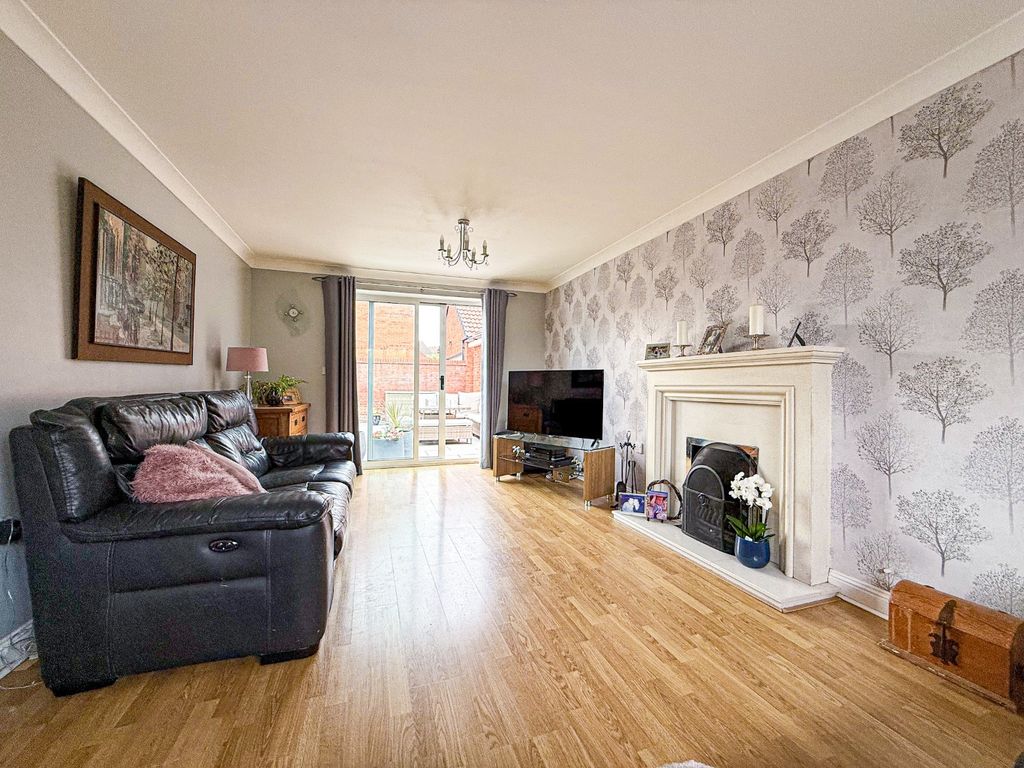 Property photo 2 of 16 4536893