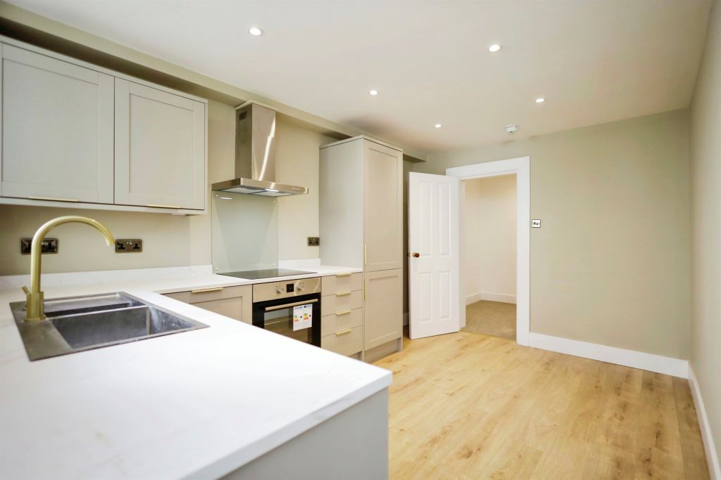 Property photo 3 of 9 Kitchen