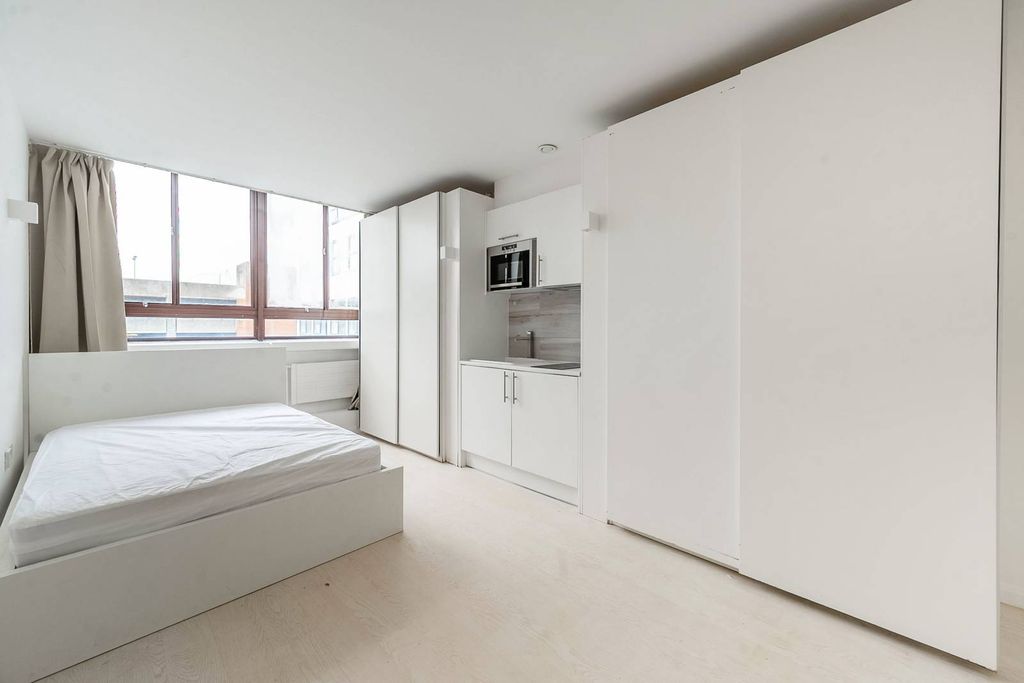 Property photo 1 of 4