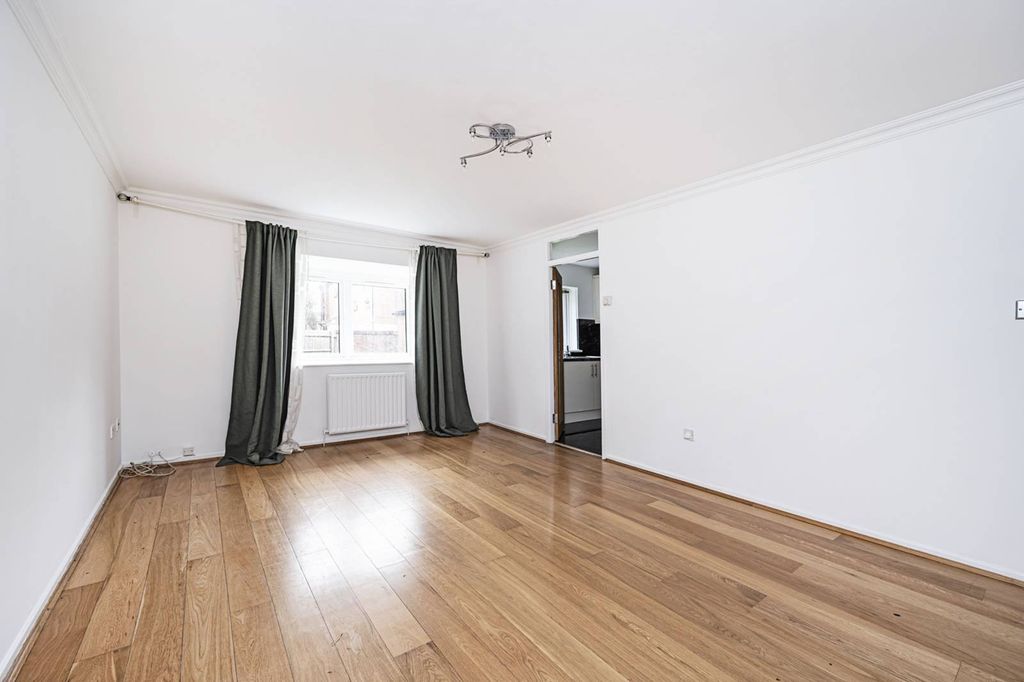 Property photo 1 of 5