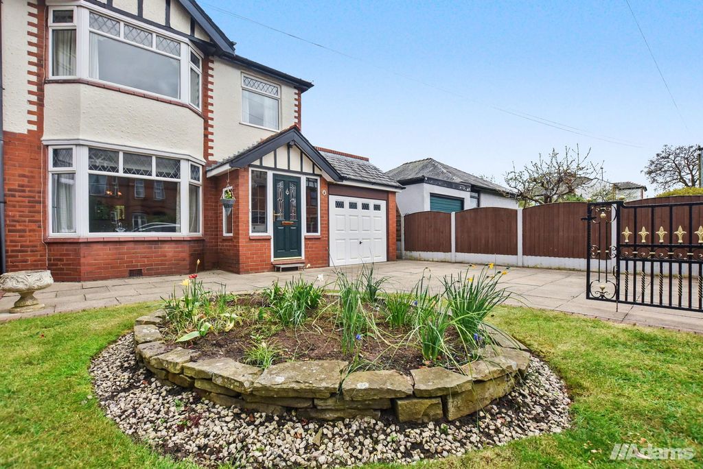 Property photo 3 of 32