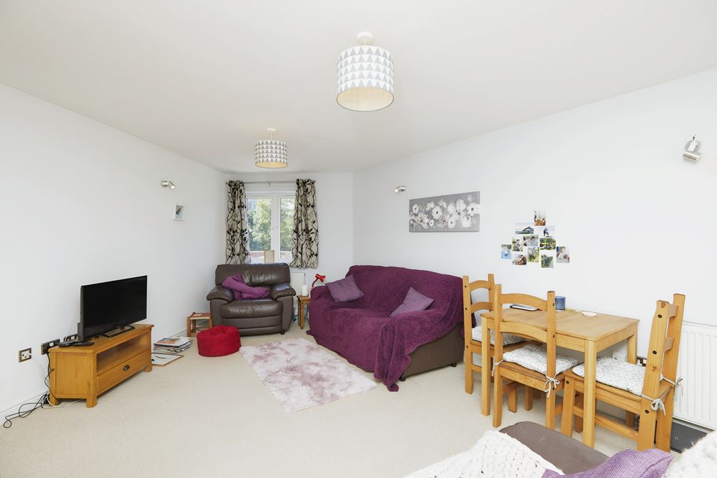 Property photo 2 of 9