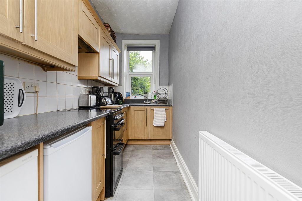 Property photo 2 of 17 Kitchen