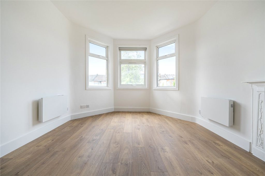 Property photo 2 of 13 Picture No. 01