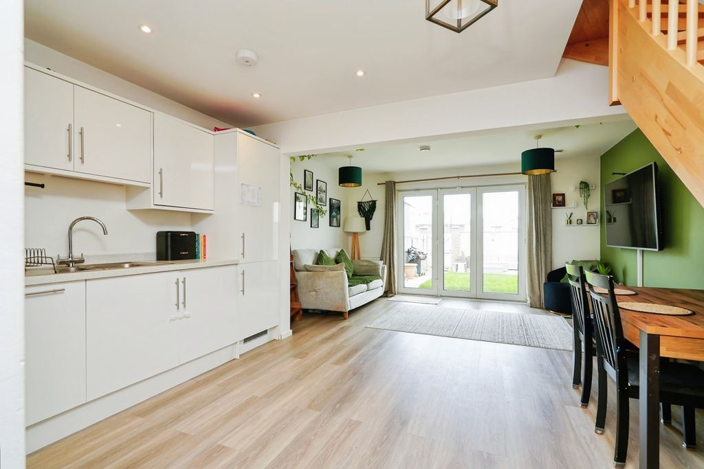 Property photo 2 of 17 Pbox-Img.Jpg