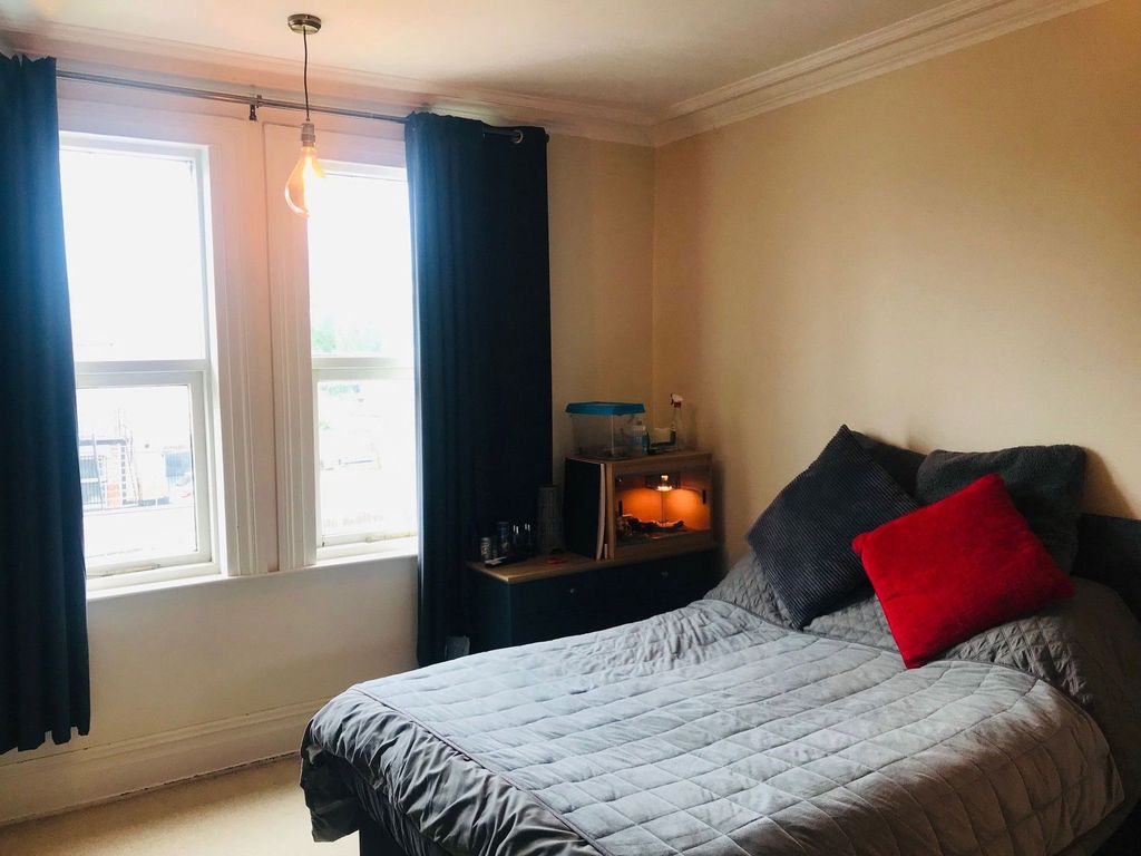 Property photo 3 of 43