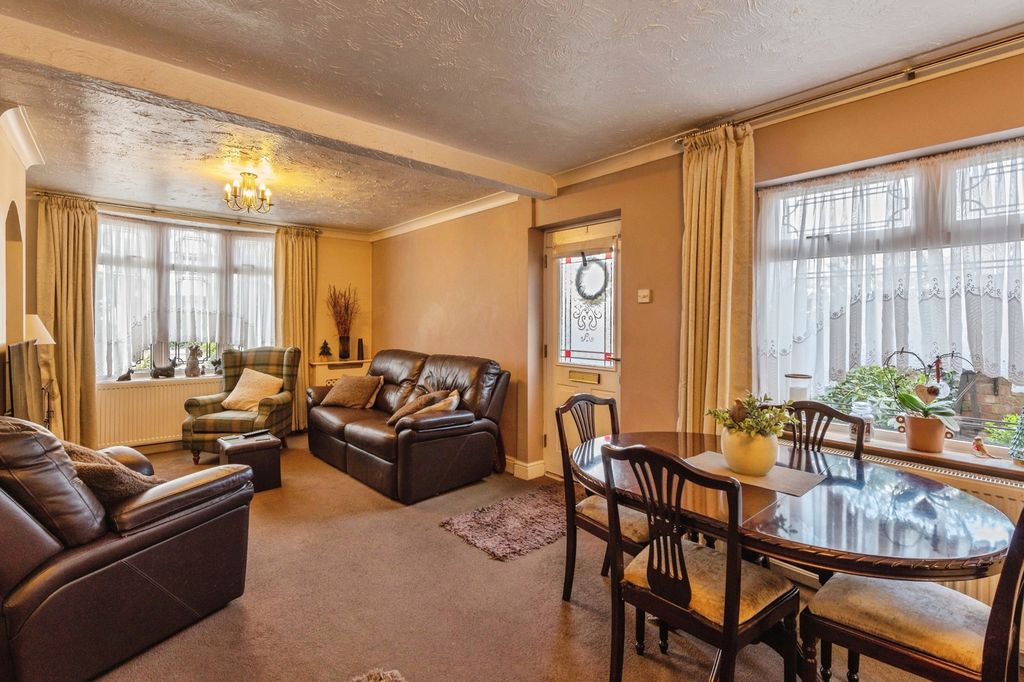 Property photo 2 of 20 Pbox-Img.Jpg