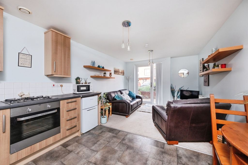Property photo 2 of 16