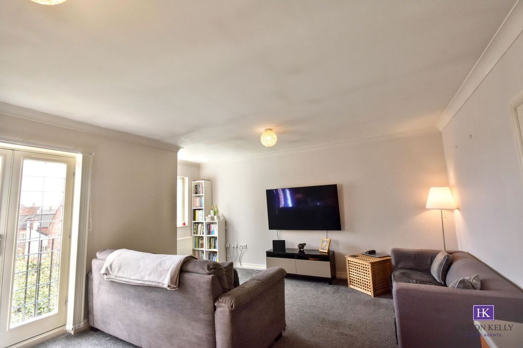 Property photo 2 of 17