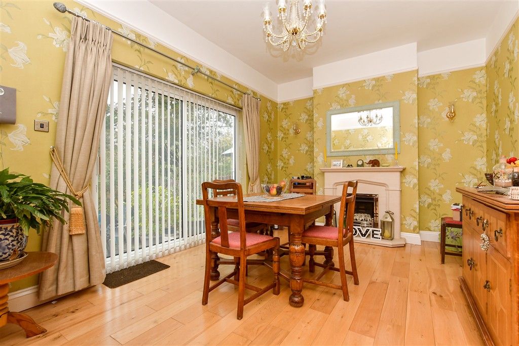 Property photo 3 of 11 Dining Room