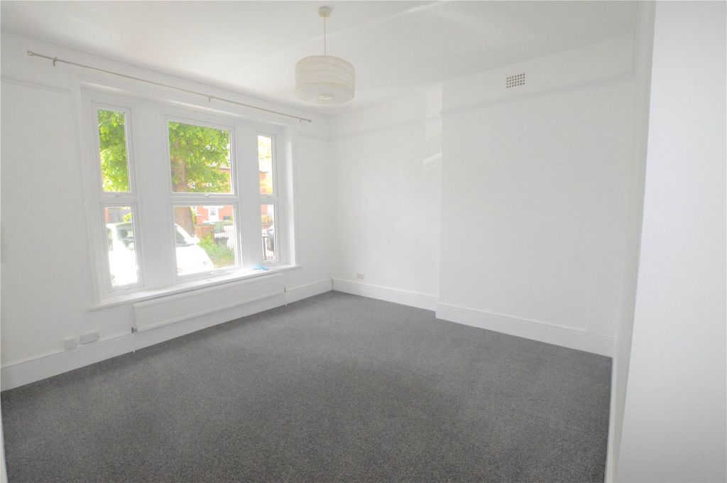 Property photo 2 of 12 Picture No. 18