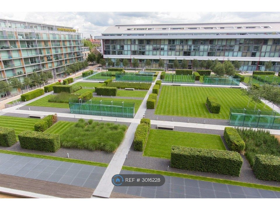 Property photo 2 of 11 Communal Gardens