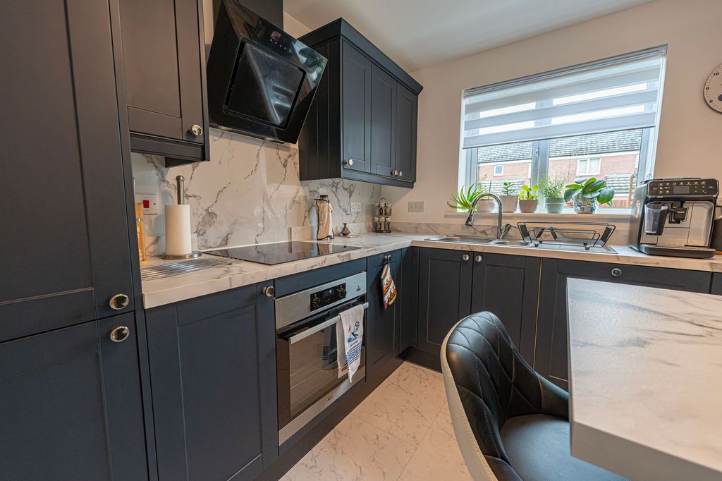 Property photo 3 of 31