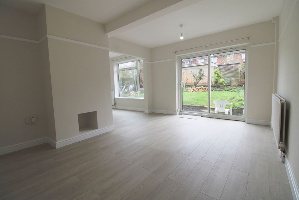 Property photo 2 of 12 Img_2728